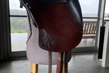 Adjustable gullet DP saddle