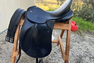 Kieffer Size 2 18” Dressage Saddle